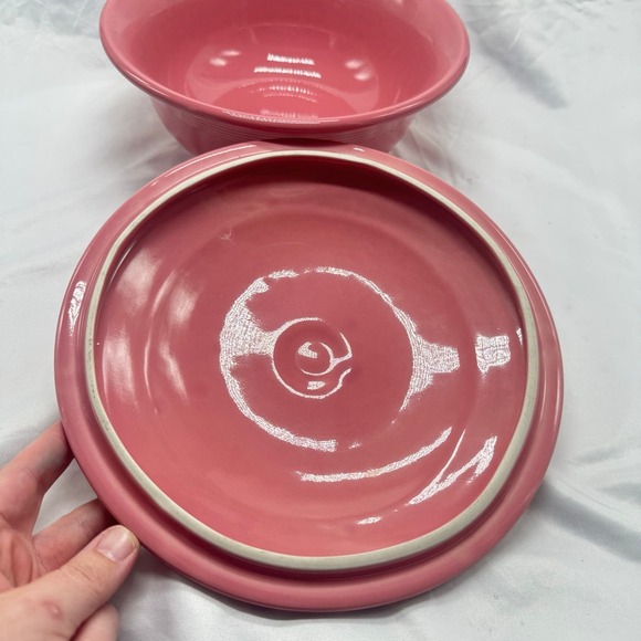VTG Fiesta Ware Rose Pink 2 quart casserole - Picture 5 of 9